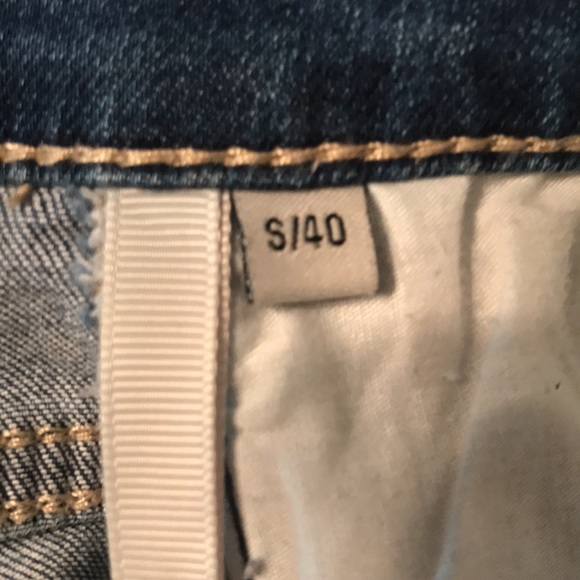 Woman’s Jeans with embroidered bottoms.Size Small. - Picture 4 of 6